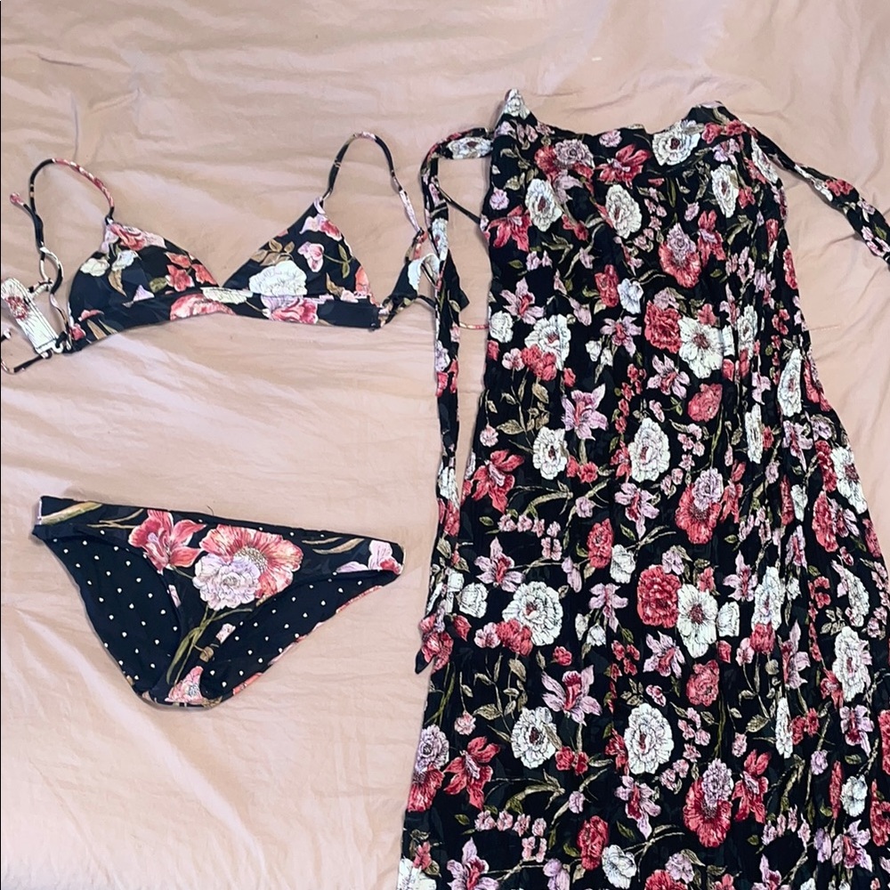 Billabong bikini with skirt.